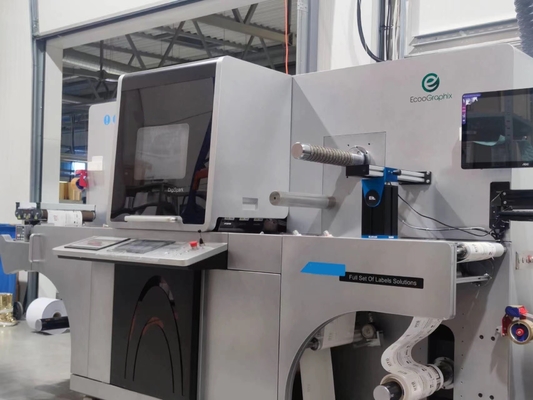 Machine d'impression d'étiquettes numériques pour l'estampage et le vernis des feuilles d'étiquettes en rouleau à rouleau