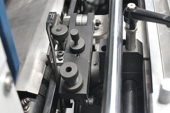 Feuille automatique de grand format emboutissant la machine de découpage 7000sheets par heure