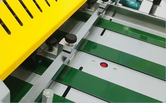 Machine de stratification de petit format de largeur d'EcooGraphix 720mm avec des coupeurs pour l'usage de bureau