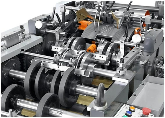 Petit pain automatique à la machine de papier de fabrication de cartons de petit pain