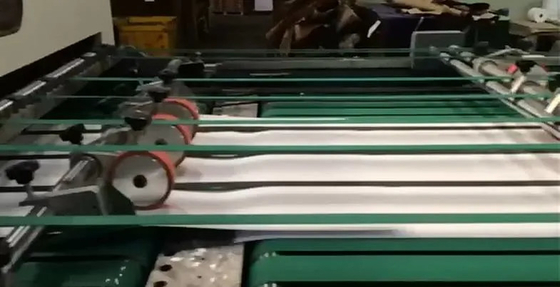 Laminoir et coupeur de rouleau de papier à grande vitesse avec fente et rognage