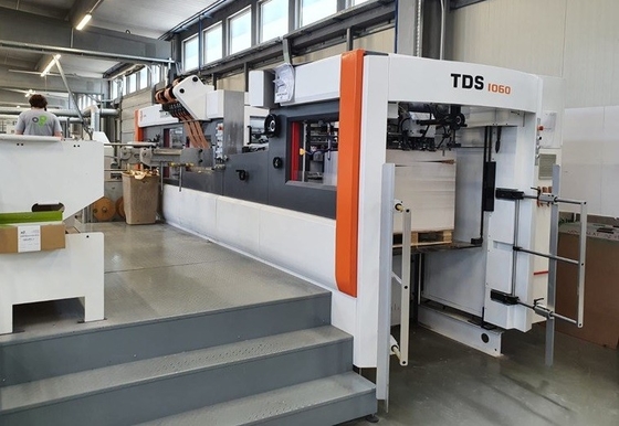 Ecoographix machine automatique de découpe sous pression et d'estampage à chaud avec décapage