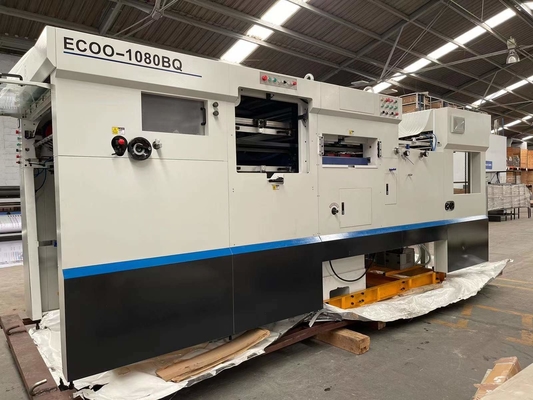 Machine à découper à la matrice à plat entièrement automatique avec élimination des déchets