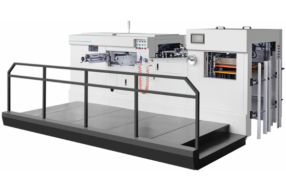 Machine automatique de découpe et de creusement à matrices plates pour le carton
