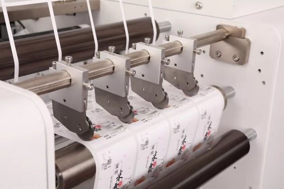 Une station à six têtes VD3350 Machine de découpe automatique d'étiquette numérique