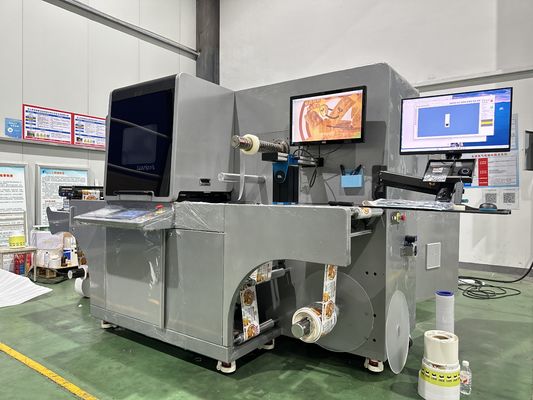Machine d'embellissement numérique d'étiquettes avec une vitesse maximale de 60 m/min, une résolution de 360*360 dpi et une épaisseur de couche de vernis de 10 à 150 micro