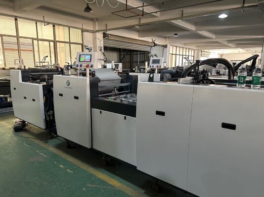 Laminateur automatique à film thermique précoulé à haute efficacité avec une largeur maximale de 1080 mm et une vitesse de 10 à 60 m/min