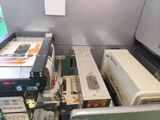 Étiquette numérique en rouleau de papier à vin, autocollant personnalisé, machine à imprimer du papier peint vernis
