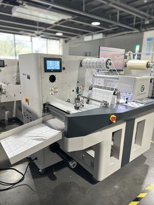Machine de découpe de lame de moteur d'étiquette de rouleau numérique de 330mm