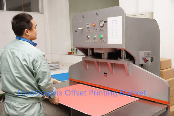 couGraphix UV 4 Ply Rubber Offset Printing Blanket est une couverture d'impression en caoutchouc.