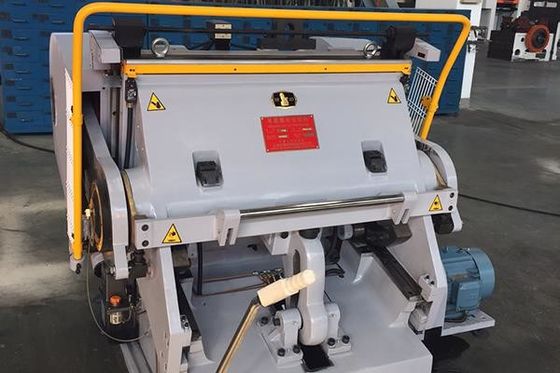 machine de 1040×720mm 5.5KW 22s/Min Foil Stamping Die Cutting