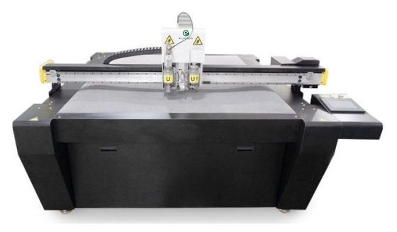 Machine de découpe sous pression pour l'emballage