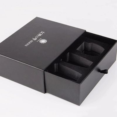 Boîte de carton à papier pour la fabrication de colle