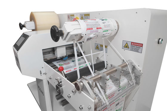 Coupeuse numérique à matrices à étiquette à rouleaux de 330 mm avec trancheuse et stratification