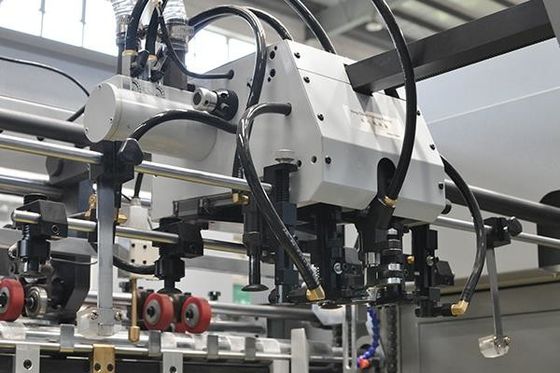 Dépouillement masquant la machine de découpage à plat pour graver de Carboard