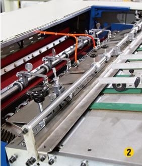 Machine de vernissage UV de glaçage locale 6200PCS/H de grand format